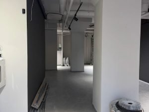 Безповітряне фарбування підвальних приміщень та укриттів